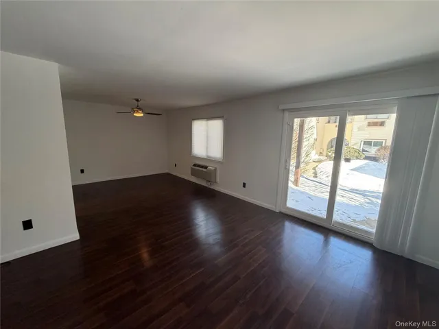 $1,950 | 17 Village Park Drive, Unit 1D, Fishkill, NY 12524