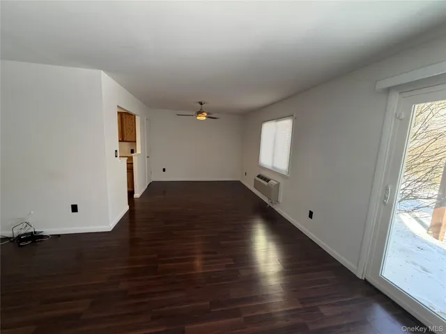 $1,950 | 17 Village Park Drive, Unit 1D, Fishkill, NY 12524