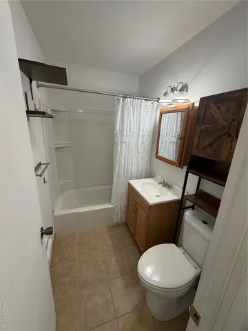 $1,950 | 17 Village Park Drive, Unit 1D, Fishkill, NY 12524