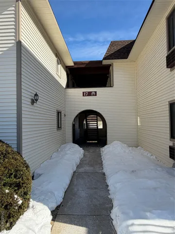 $1,950 | 17 Village Park Drive, Unit 1D, Fishkill, NY 12524