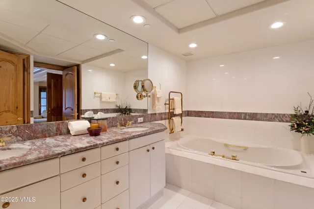 $3,350,000 | 17 Chateau Lane, Unit 205, Beaver Creek, CO 81620