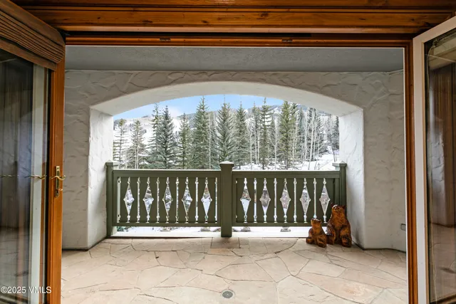 $3,350,000 | 17 Chateau Lane, Unit 205, Beaver Creek, CO 81620