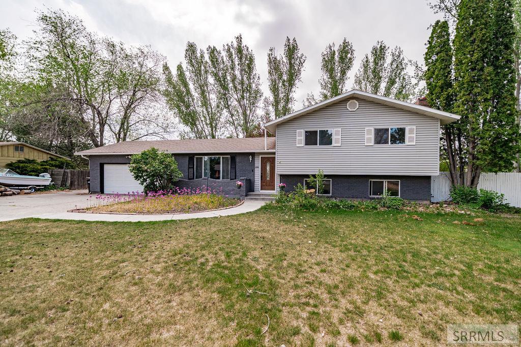 2090 Heather Lane Ammon, ID 83406 - Photo 1 of 67 Main View