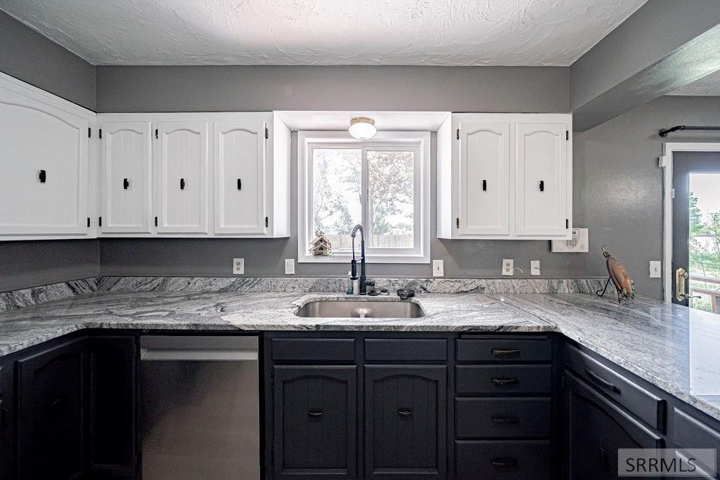 2090 Heather Lane Ammon, ID 83406 - Photo 17 of 67