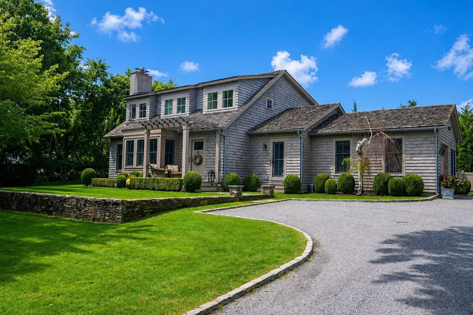 7 Inkberry Street East Hampton, NY 11937 - Photo 2 of 13