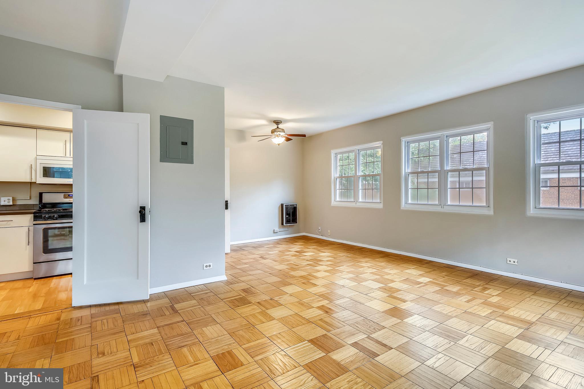 3532 Gunston Road Alexandria, VA 22302 - Photo 13 of 33 Living Room/ Dining Area