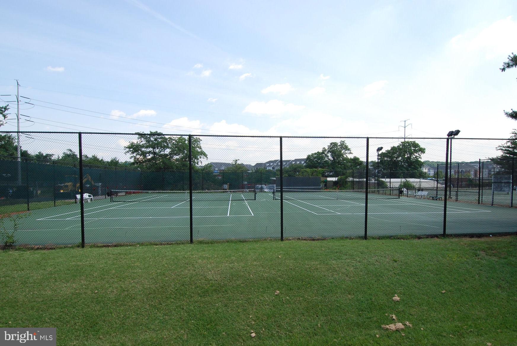 3532 Gunston Road Alexandria, VA 22302 - Photo 26 of 33 Tennis courts