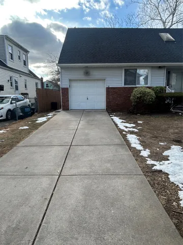 $5,500 | 76-36 265th Street | Glen Oaks