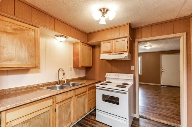 $995 | 412 Mlk, Woodville, TX 75979