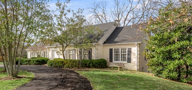 $870,000 | 425 Lakeshore Drive, Lexington, KY 40502