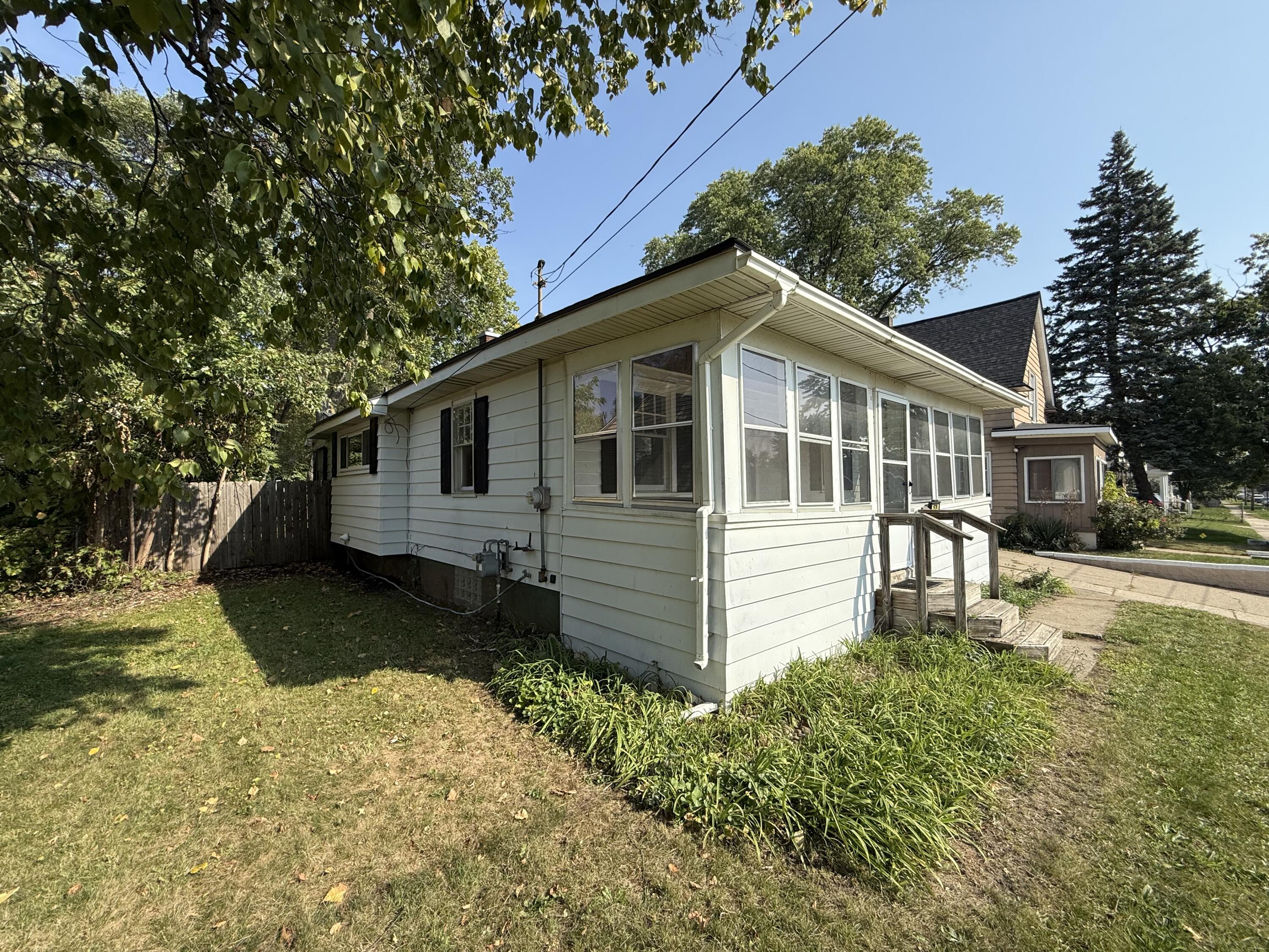 1529 Rathbone Street Southwest Wyoming, MI 49509 - Photo 23 of 31 IMG_1858