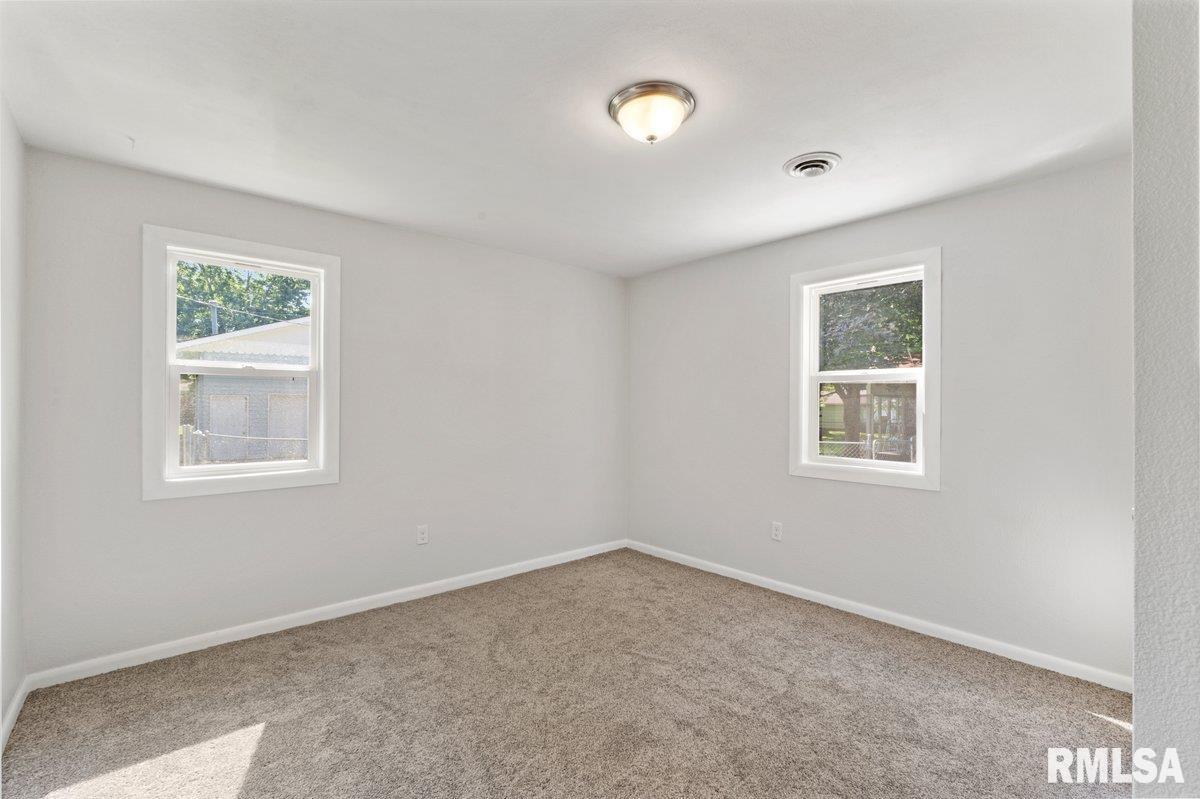 3914 15th Street Moline, IL 61265 - Photo 11 of 31