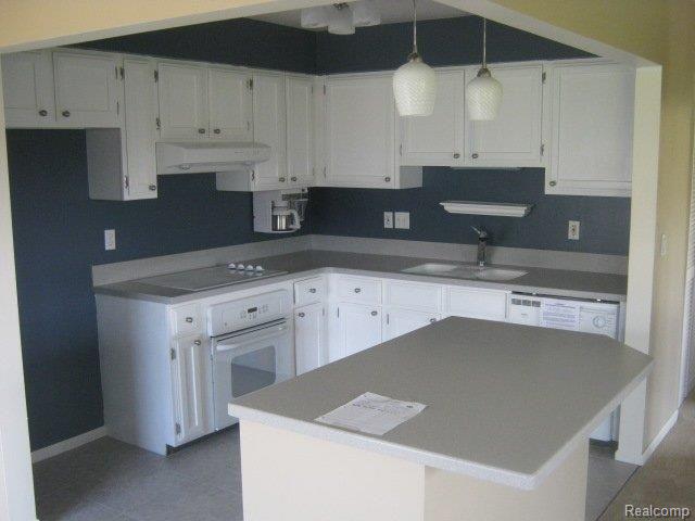 261-823421 Kitchen1