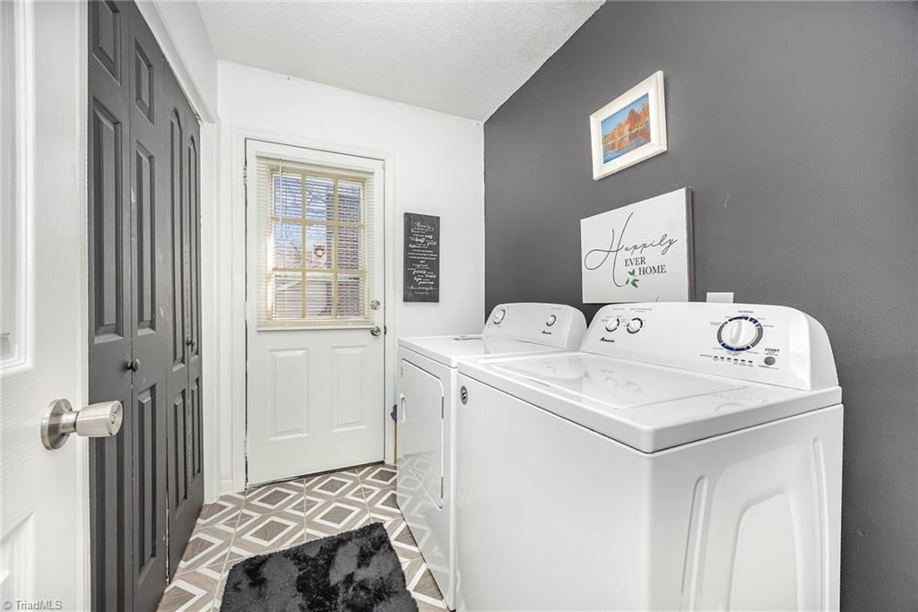 2904 Triangle Lake Road High Point, NC 27260 - Photo 16 of 18 Laundry room