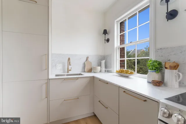 $774,000 | 2527 Q Street Northwest, Unit 202, Washington, DC 20007