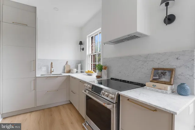 $774,000 | 2527 Q Street Northwest, Unit 202, Washington, DC 20007