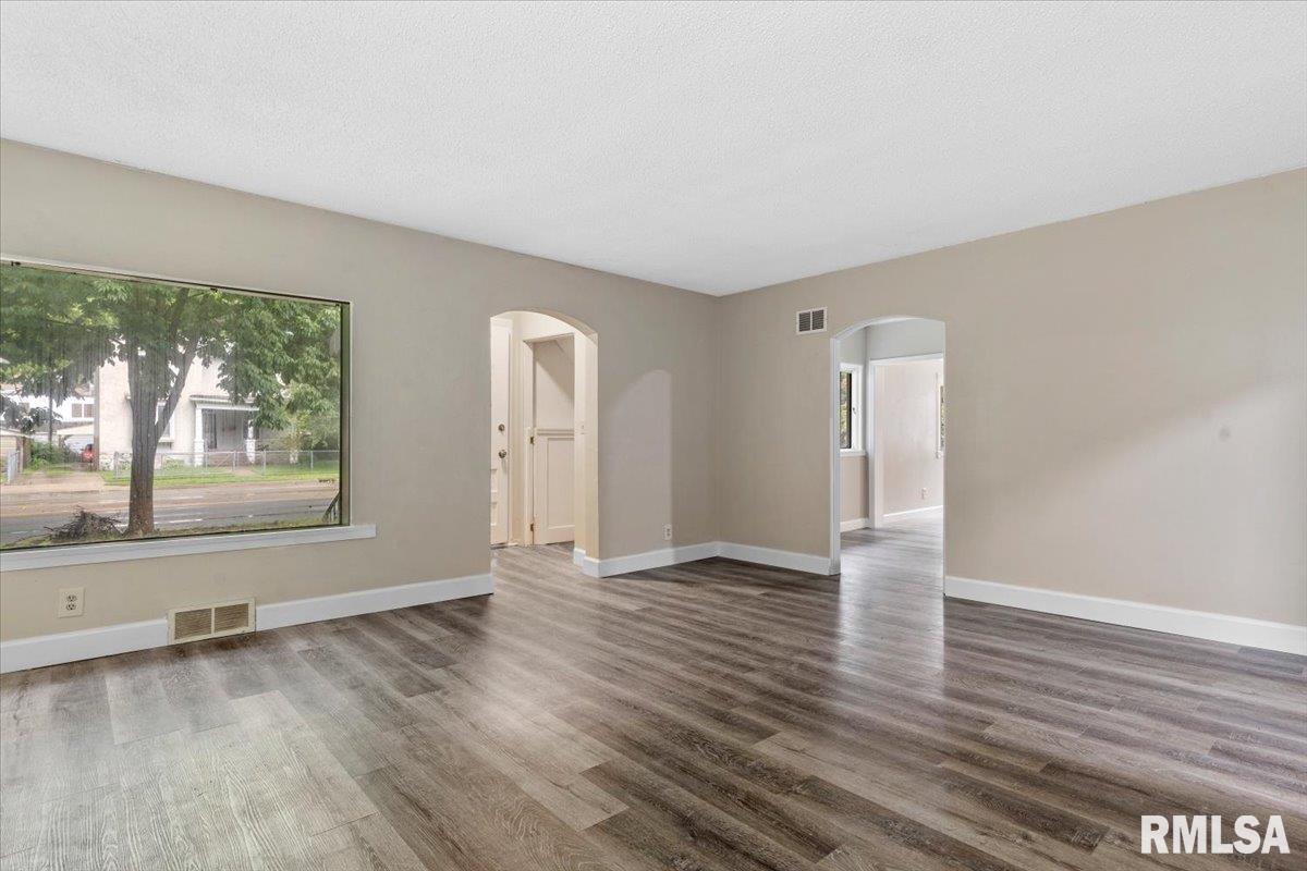 201 South Walnut Street Springfield, IL 62704 - Photo 7 of 35