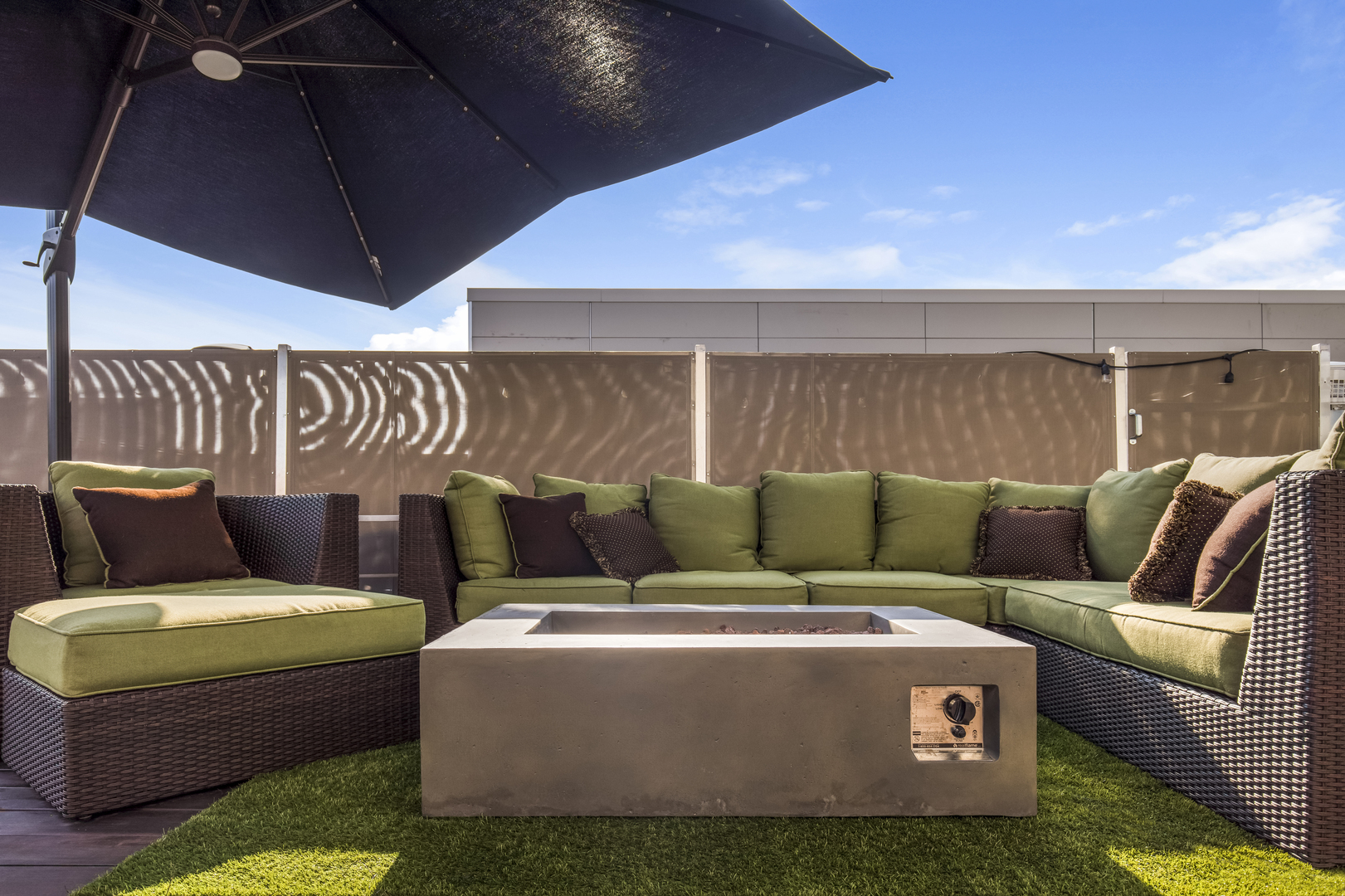 1120 West Adams Street, Unit PHW Chicago, IL 60607 - Photo 19 of 23 a living room with furniture