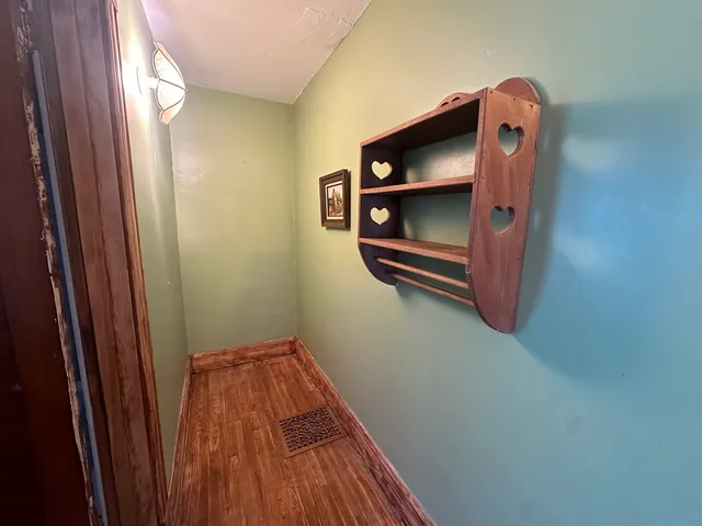 a view of utility room