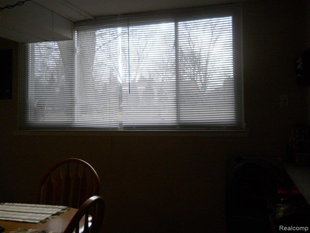1751 Middle Trail Road Walled Lake, MI 48390 - Photo 8 of 24 060.JPG