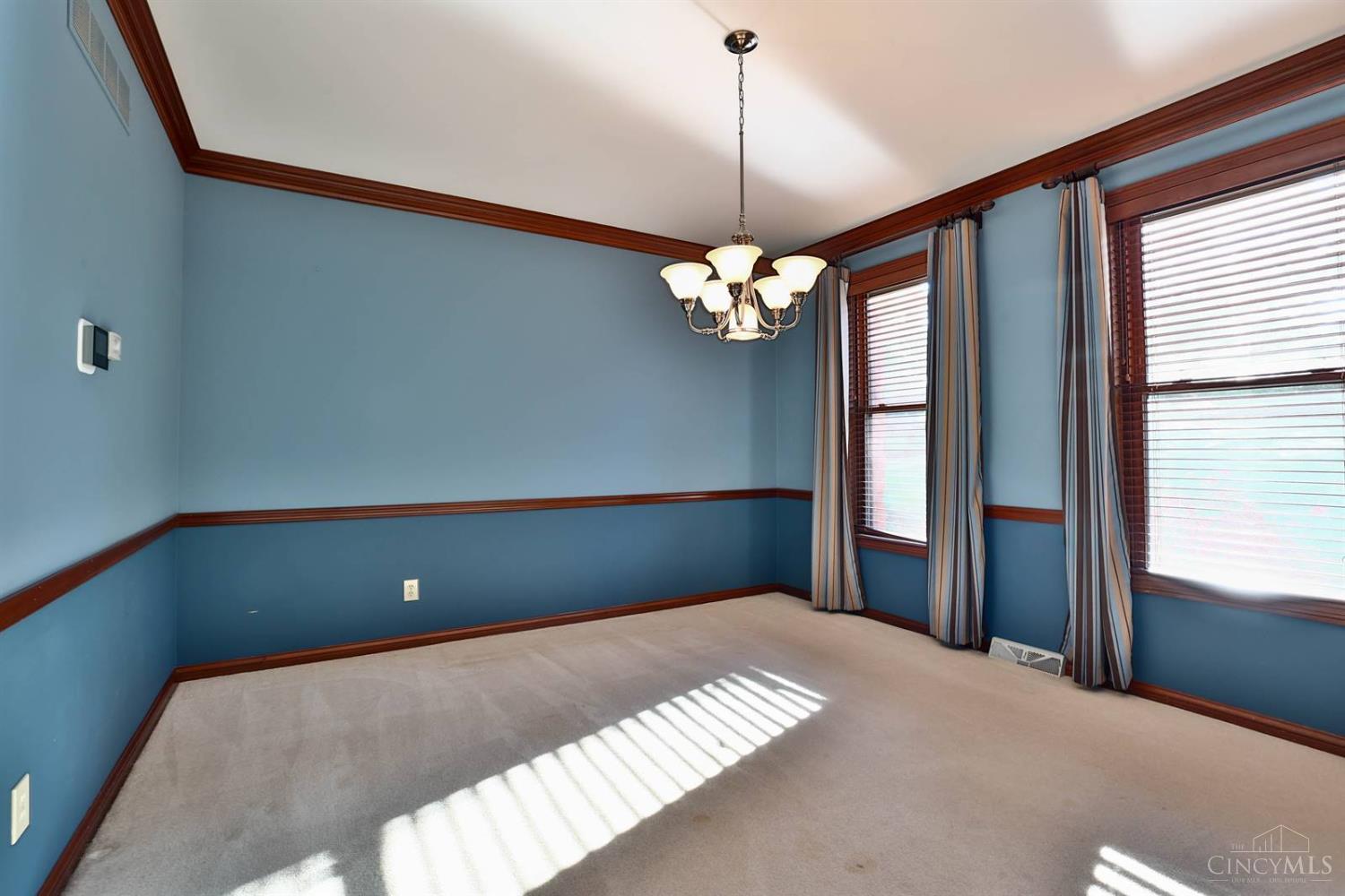4628 Boomer Road Cincinnati, OH 45247 - Photo 16 of 71 Gallery Image 16