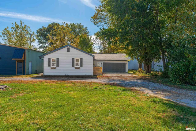 $125,000 | 1500 East Jefferson Street, Clinton, IL 61727