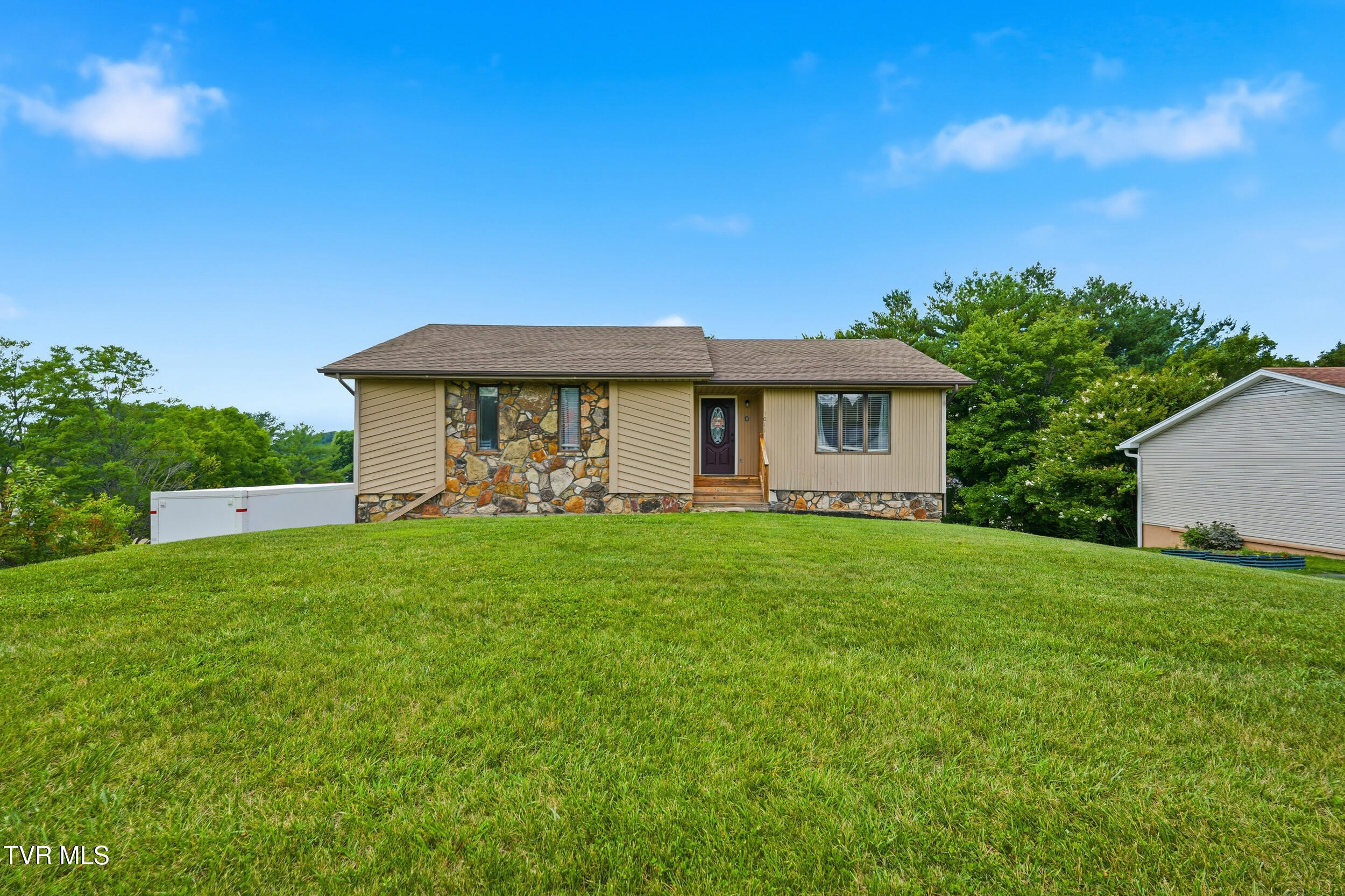 5011 Old Jonesboro Road Bristol, TN 37620 - Photo 1 of 31 1_5011 old jonesboro rd-35