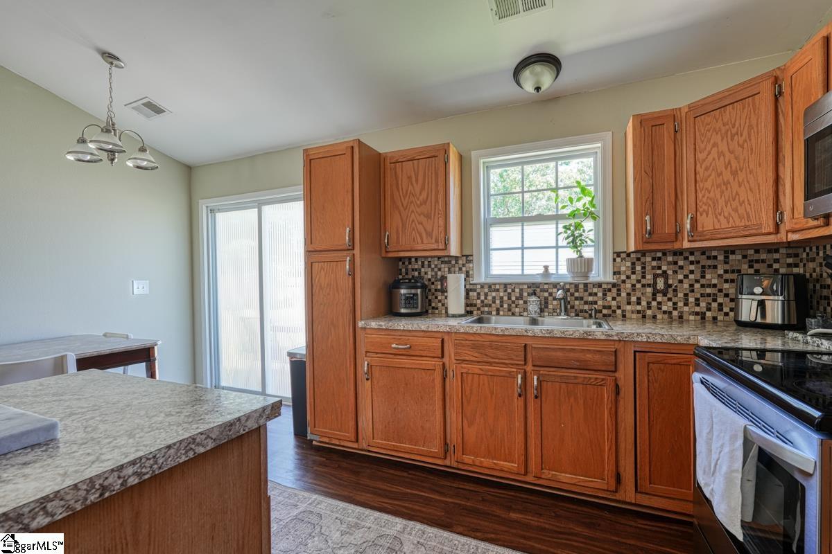 907 Veryfine Drive Fountain Inn, SC 29644 - Photo 8 of 22 Gallery Image 8
