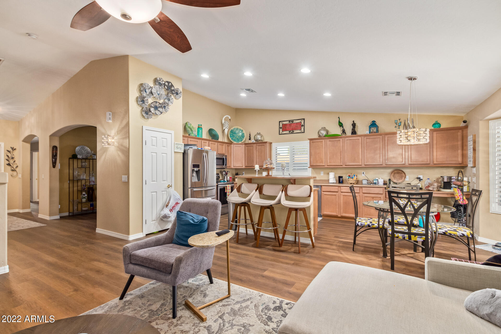 1631 East Harwell Road Phoenix, AZ 85042 - Photo 8 of 22 0021-20 - Harwell