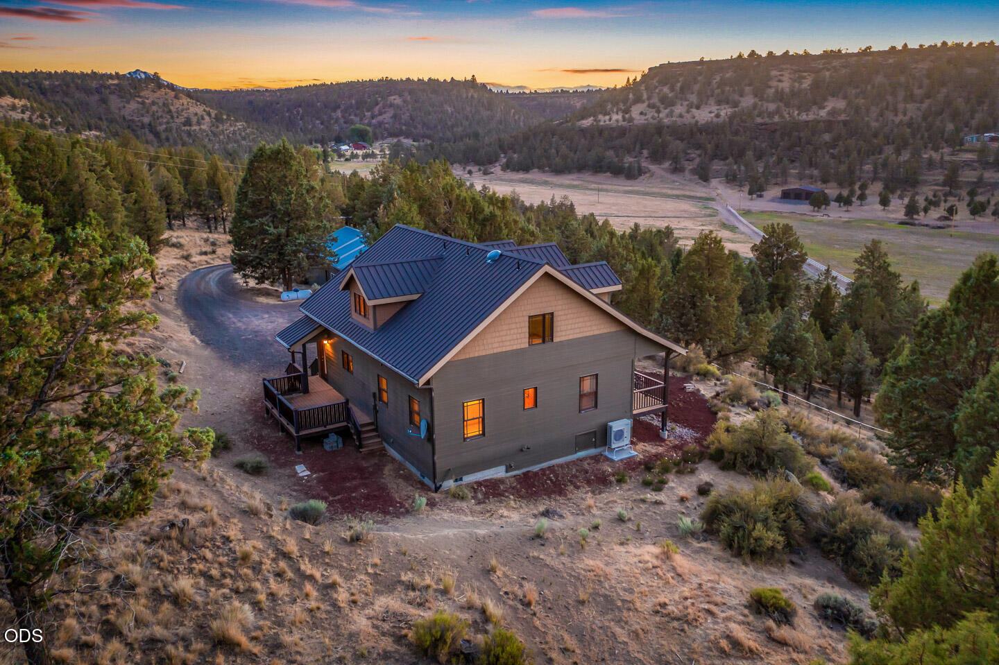 70090 McKenzie Canyon Road Sisters, OR 97759 - Photo 34 of 58