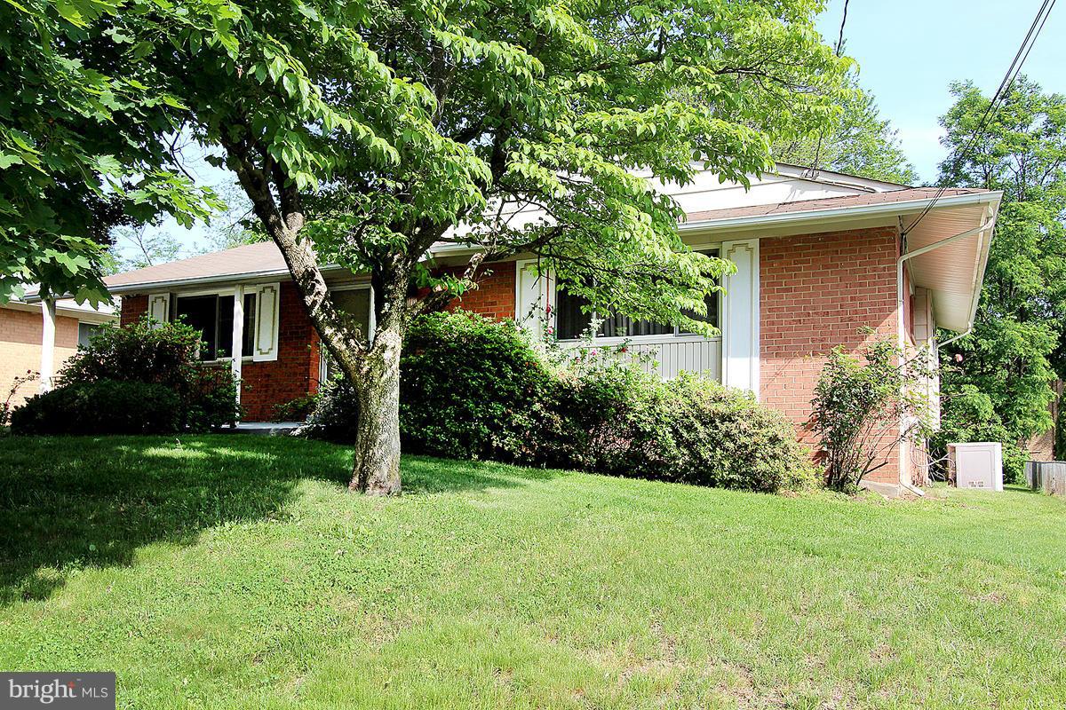 502 East Indian Spring Drive Silver Spring, MD 20901 - Photo 2 of 29 Exterior (Front)