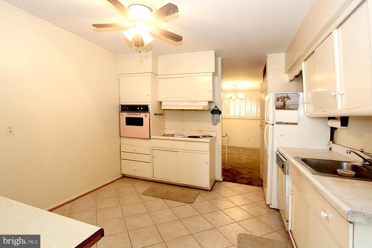 502 East Indian Spring Drive Silver Spring, MD 20901 - Photo 13 of 29 Kitchen