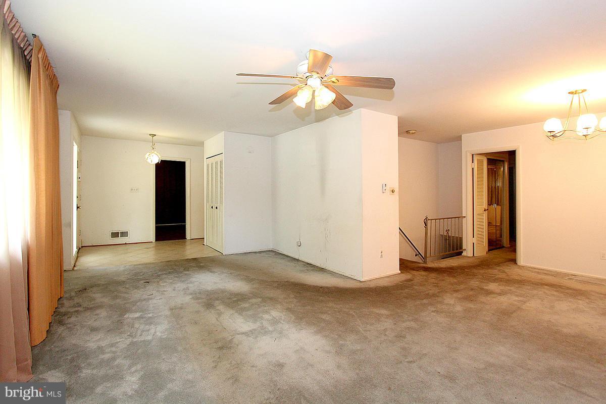 502 East Indian Spring Drive Silver Spring, MD 20901 - Photo 8 of 29 Living Room
