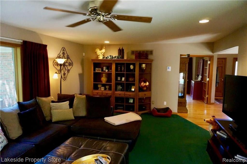 2869 West Avon Road Rochester Hills, MI 48309 - Photo 13 of 47