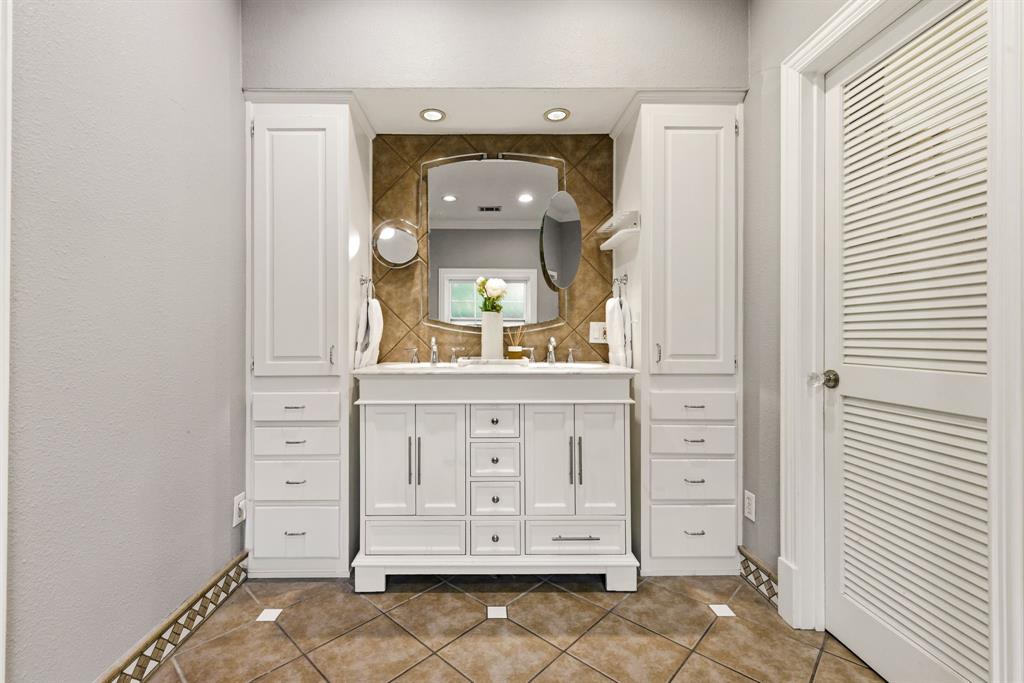 5451 Merrimac Avenue Dallas, TX 75206 - Photo 24 of 40