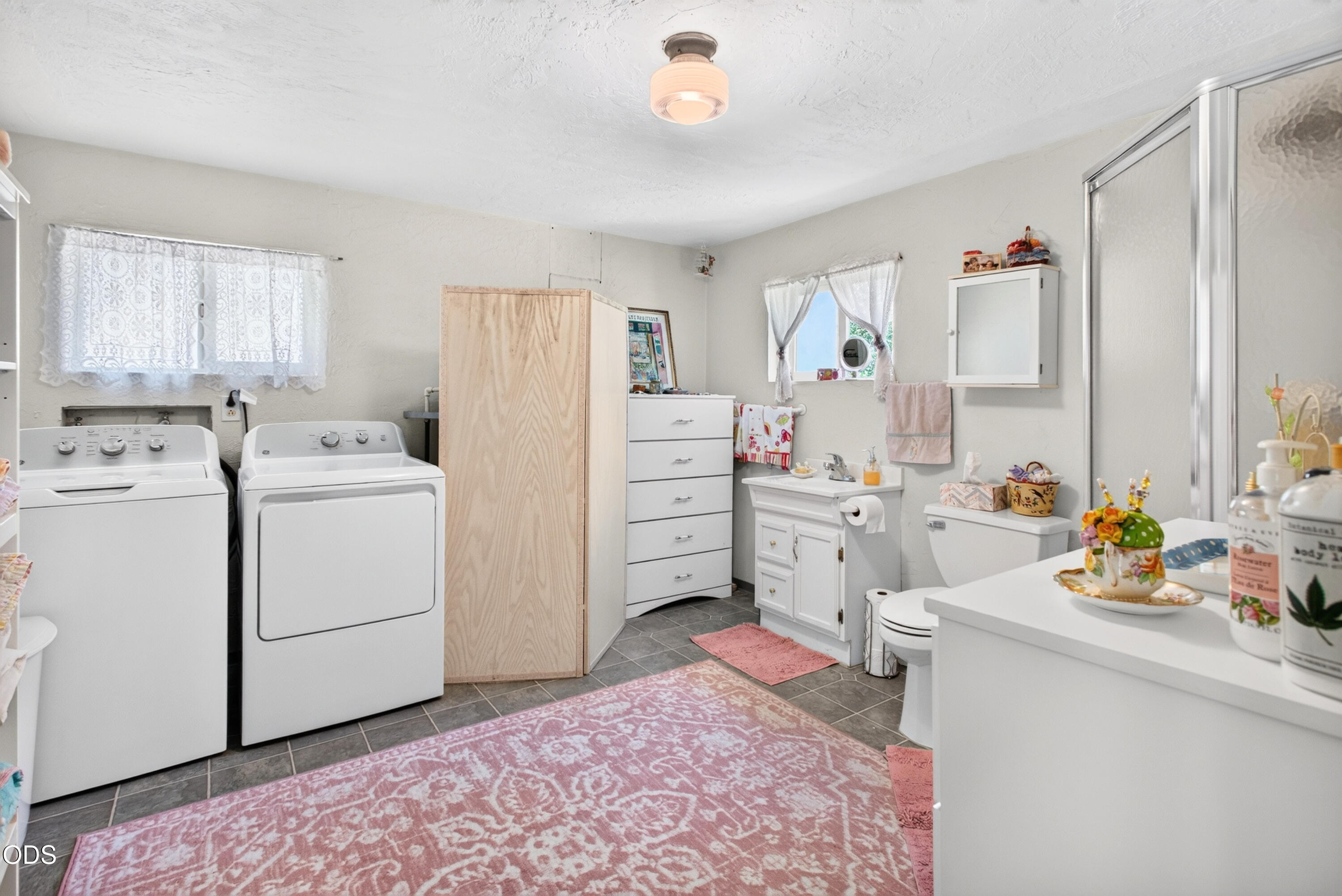 4041 Woodland Park Road Grants Pass, OR 97527 - Photo 8 of 36