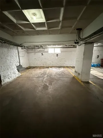 $152,000 | 907 South Hanley Road, Unit 5, Clayton, MO 63105