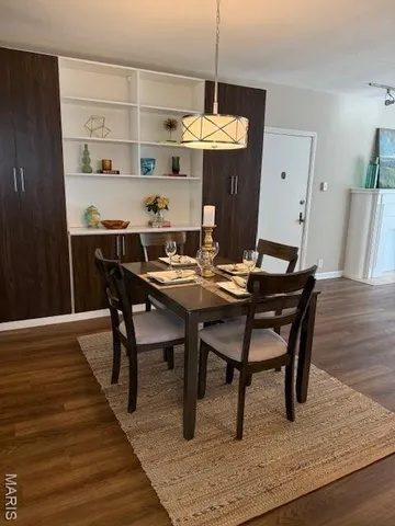 $152,000 | 907 South Hanley Road, Unit 5, Clayton, MO 63105