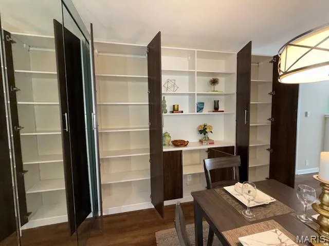 $152,000 | 907 South Hanley Road, Unit 5, Clayton, MO 63105