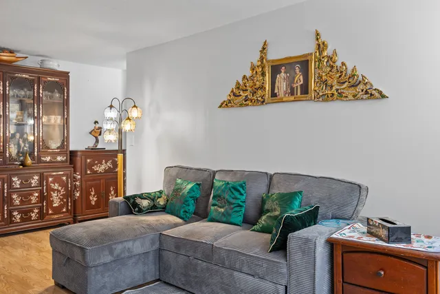 $275,000 | 5100 North Marine Drive, Unit 17L, Chicago, IL 60640