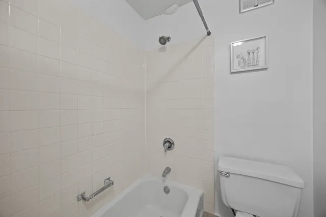 $275,000 | 5100 North Marine Drive, Unit 17L, Chicago, IL 60640