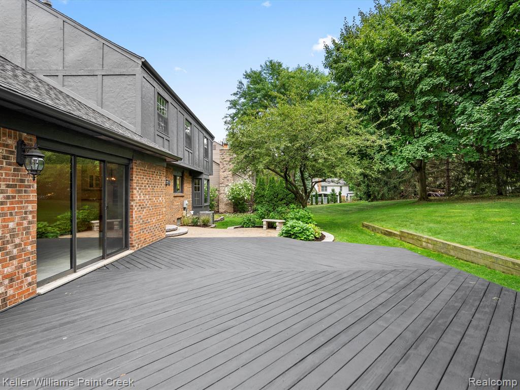 319 Lake Forest Road Rochester Hills, MI 48309 - Photo 37 of 42