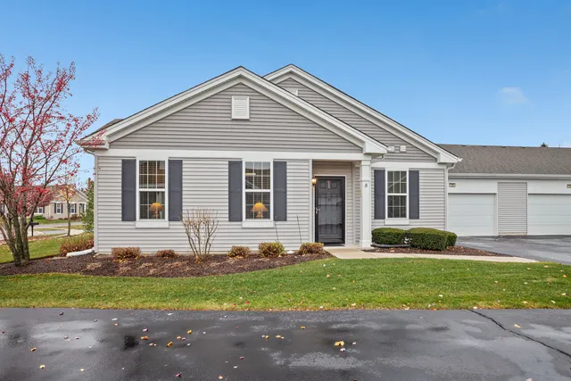 $278,900 | 1594 Hannah Lane, Unit 1112, Pingree Grove, IL 60140