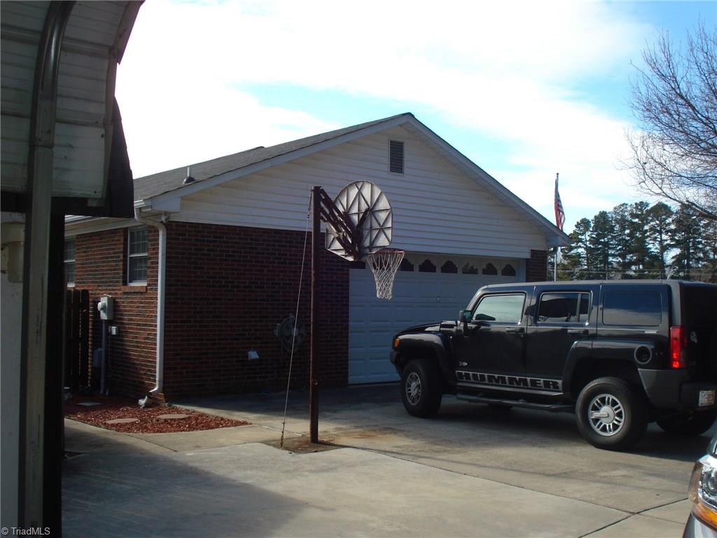 3094 Leonard Road Lexington, NC 27295 - Photo 2 of 30 Gallery Image 2