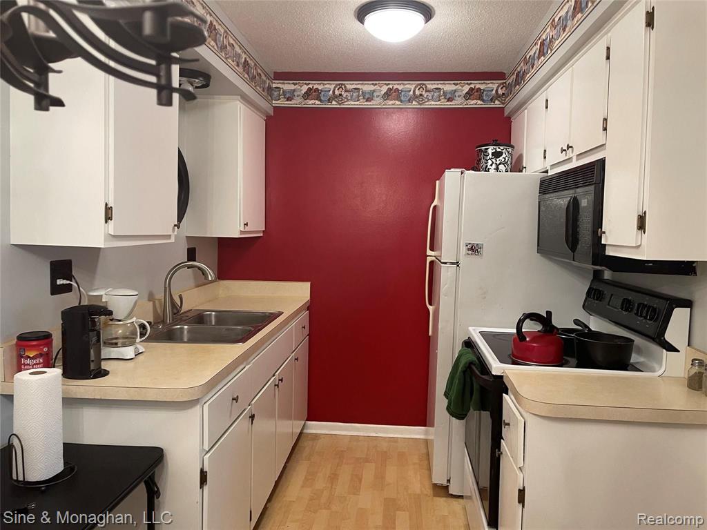 1627 South Riverside Avenue, Unit 10 St. Clair, MI 48079 - Photo 3 of 11