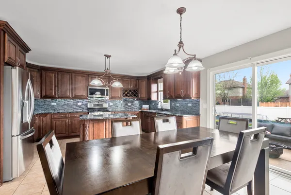 $610,000 | 9018 Glenshire Street, Tinley Park, IL 60487