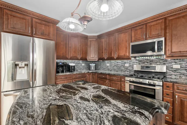 $610,000 | 9018 Glenshire Street, Tinley Park, IL 60487