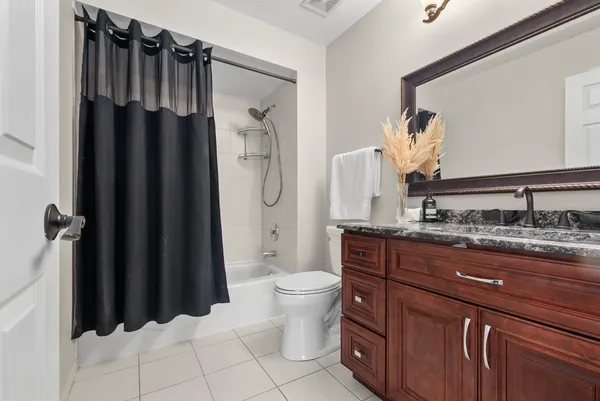 $610,000 | 9018 Glenshire Street, Tinley Park, IL 60487