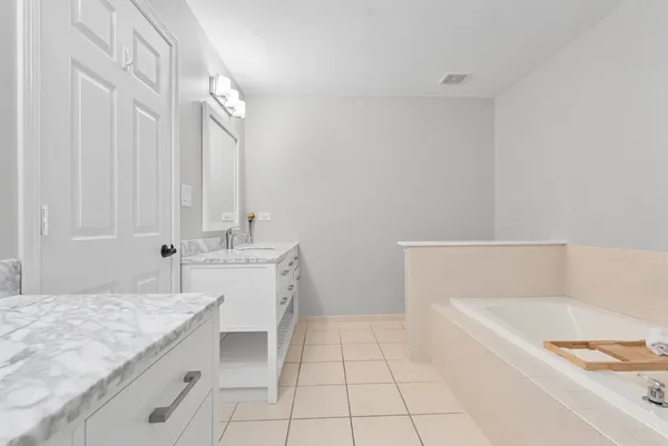 $610,000 | 9018 Glenshire Street, Tinley Park, IL 60487