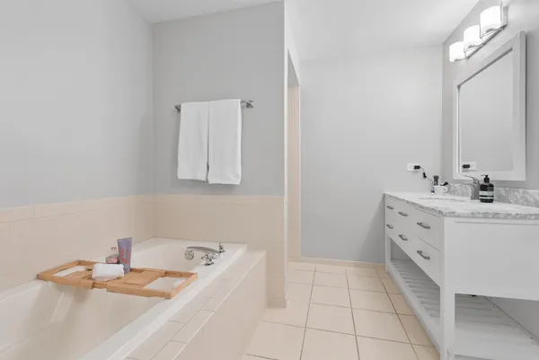 $610,000 | 9018 Glenshire Street, Tinley Park, IL 60487